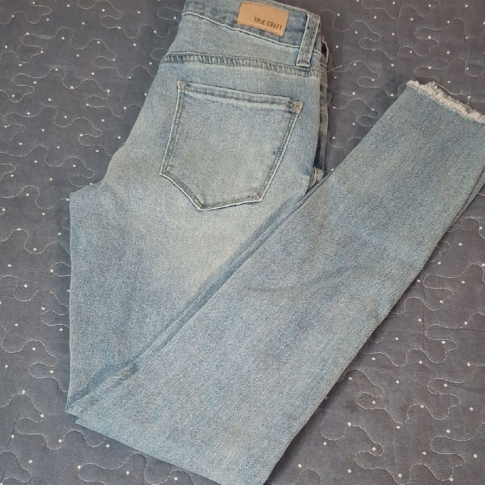 True Craft Women's Light Blue Mid Rise Skinny Jeans size 1